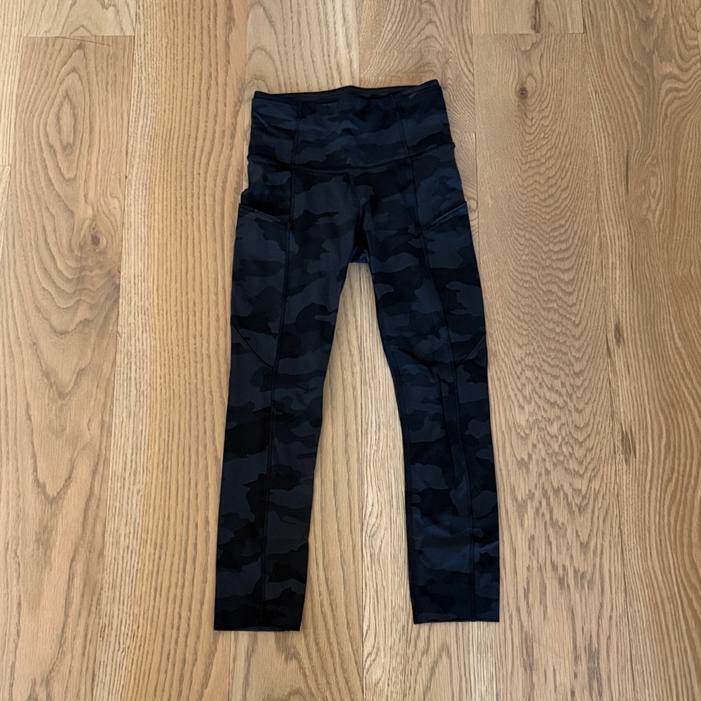 Black Camouflage Lululemon Fast and Free 23” Leggings size 0